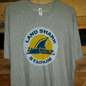 Land shark Beer Adult Size Large Shirt Gray Short Sleeve NEW
